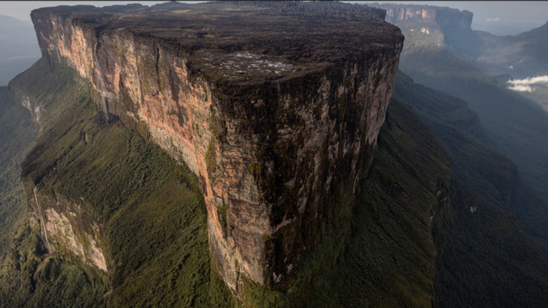 Vista-aerea-del-Roraima-en-Venezuela