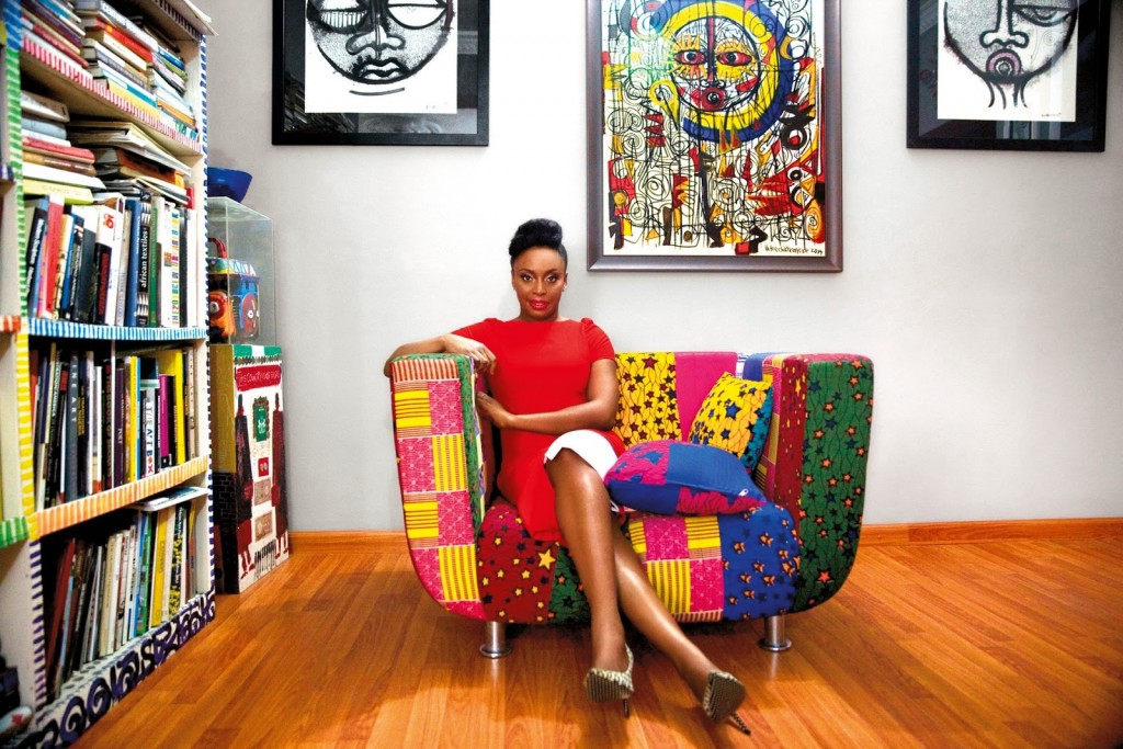 La escritora Chimamanda Adichie