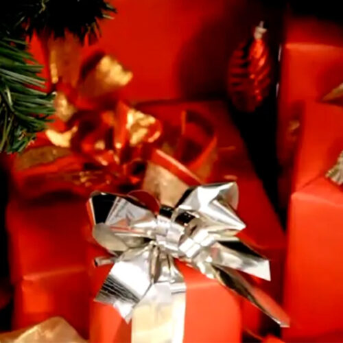 14 regalos fuera de lo común para sorprender esta temporada regalos-navidad-rojos