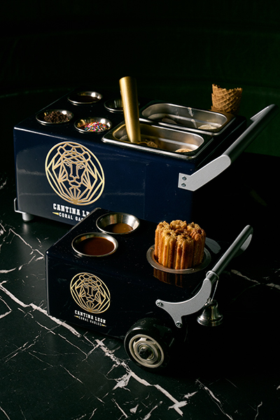 Cantina Leon carrito de helados y churros