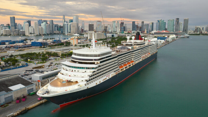 queen-Elizabeth-Miami-port